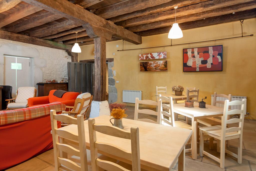 Casona Valle De Soba Regules Exterior photo