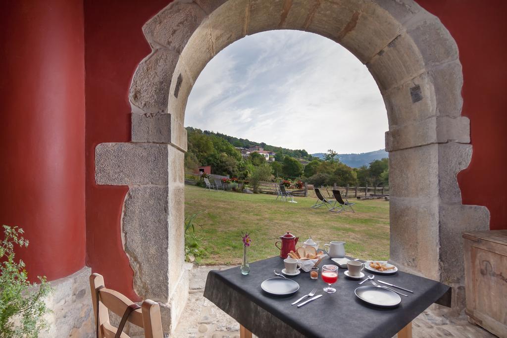 Casona Valle De Soba Regules Exterior photo