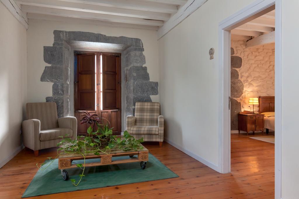 Casona Valle De Soba Regules Exterior photo